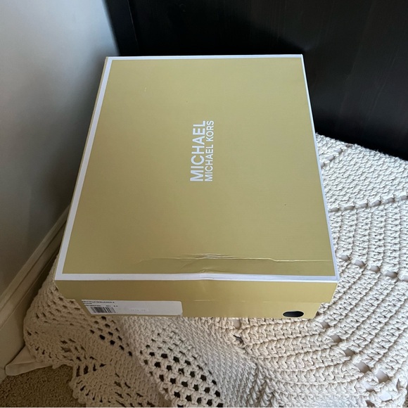 NWB Michael Kors BRITT ANKLE BOOT Womens size 9 Black Bootie Gold Zip Flat Shoes - Picture 11 of 14